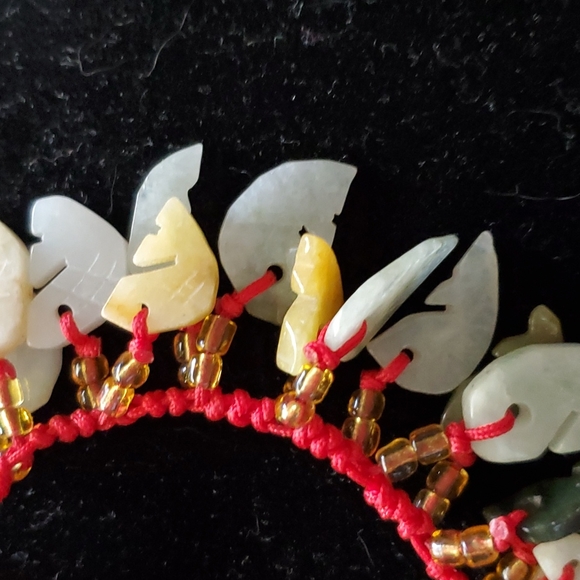 Jade charmed Asian Bracelet - Picture 3 of 4